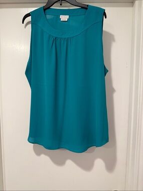 Van Heusen GreenSleeveless Blouse